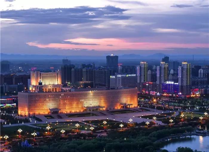 巴彦淖尔,地理、文化与经济发展概述